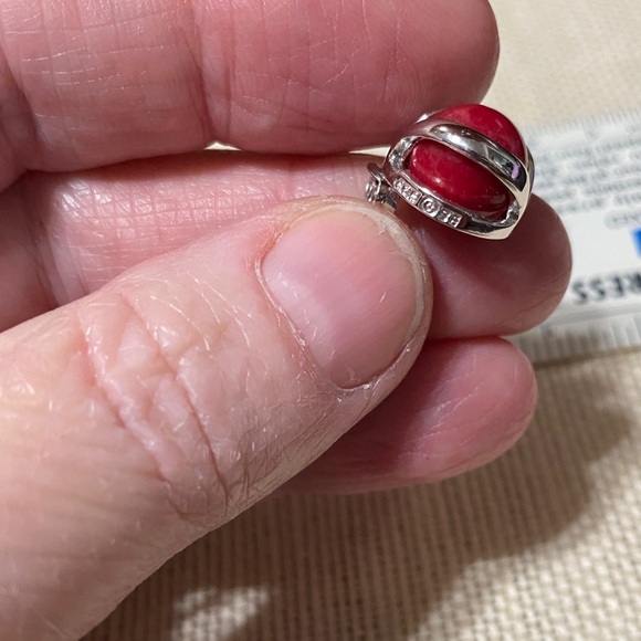 Elegant vintage sterling Silver and Red Stud Earrings - Picture 8 of 15